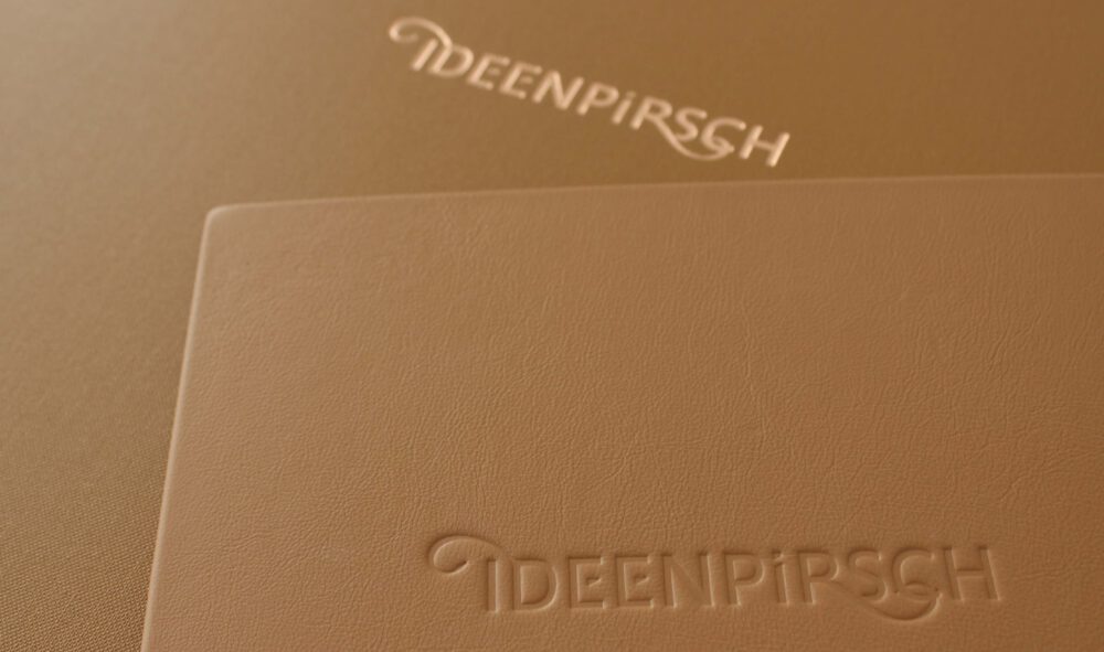 Coffeetable Book mit Ledereinband und Prägung – Ideenpirsch